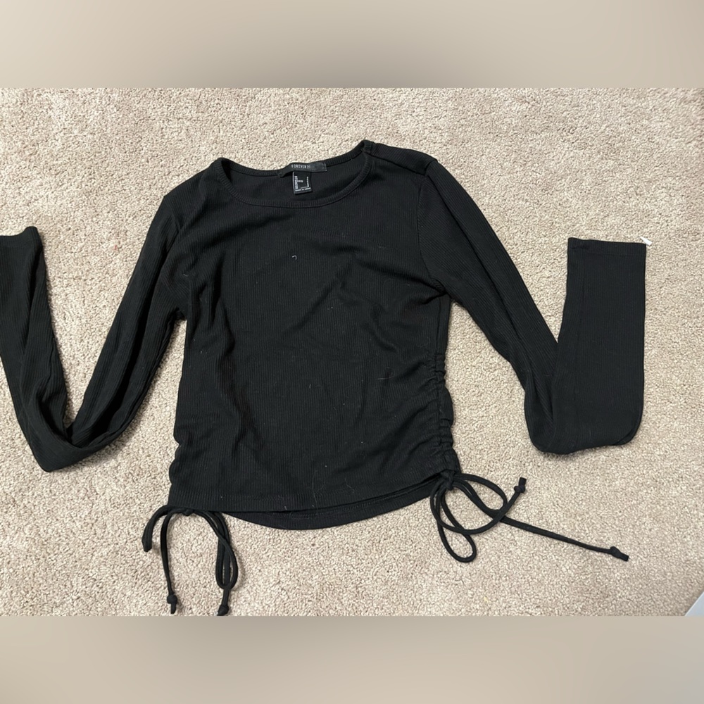 Forever 21 black cropped long sleeve